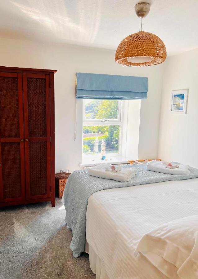 Gordy Hall -Sea Facing Welsh Cottage With Stunning Views Pendine Exterior photo