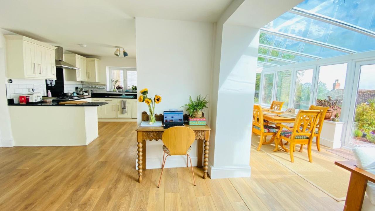 Gordy Hall -Sea Facing Welsh Cottage With Stunning Views Pendine Exterior photo